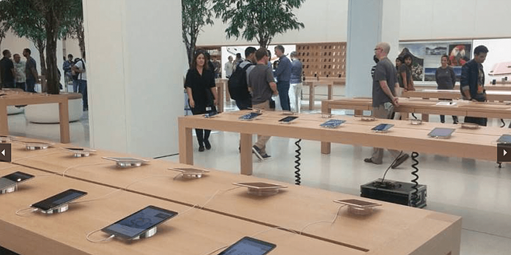 Apple isi deschide primele magazine din Emirate