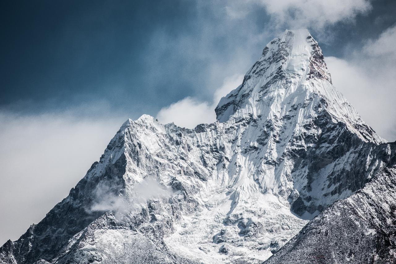 Cât de înalt este Muntele Everest