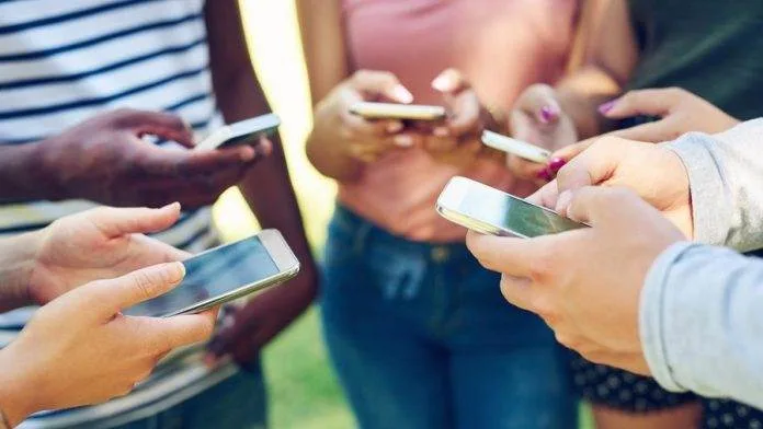 Aplicatiile utilizate de adolescenti si care sunt functiile lor