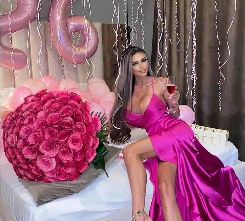 Ce fel de rochie eleganta de seara alegi pentru evenimentul la care participi?