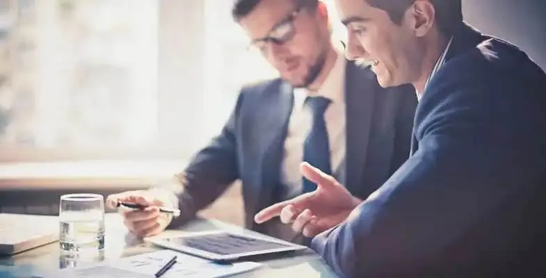 Ce este un consultant financiar si cum te poate ajuta?