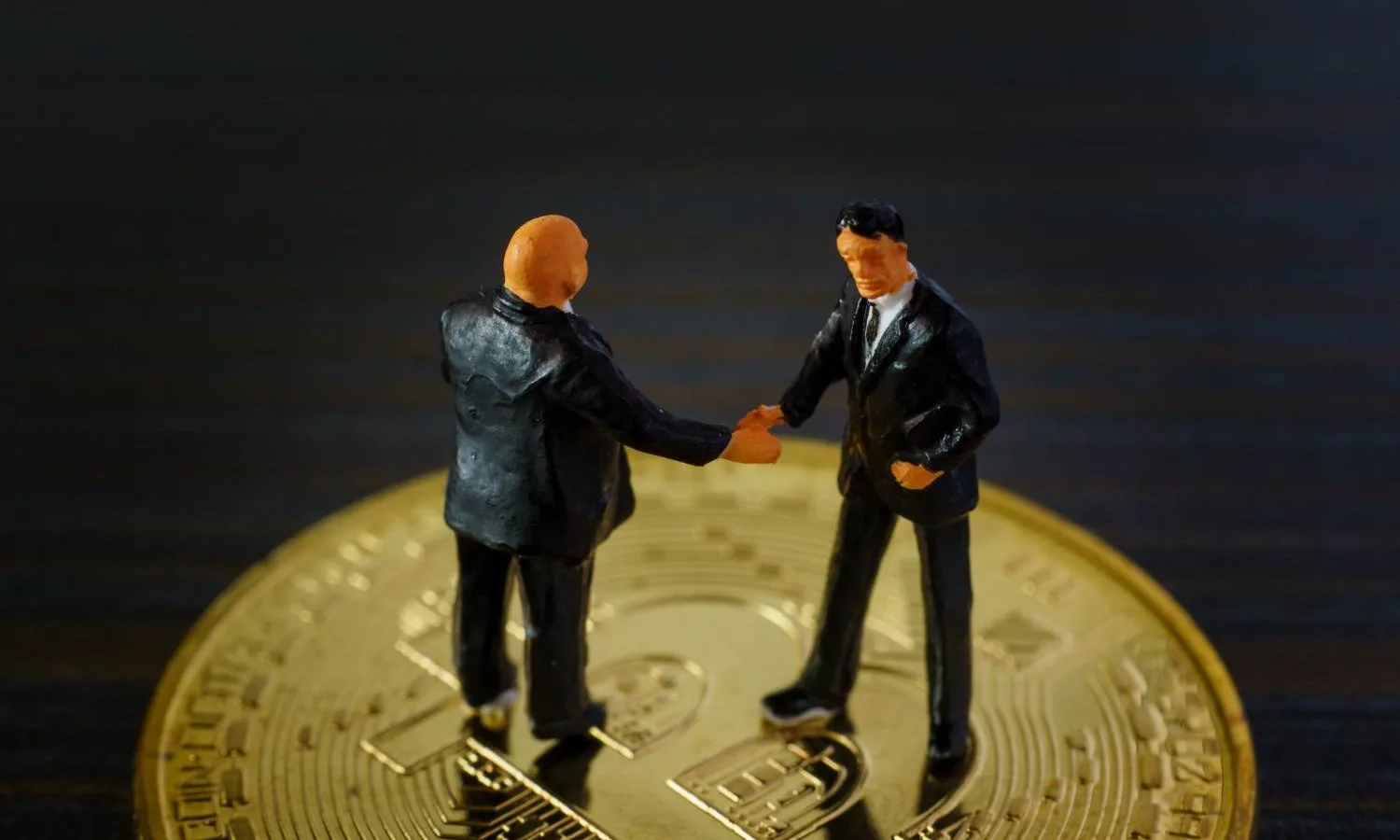 Cum răspund guvernele la creșterea criptomonedelor