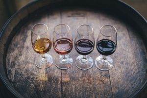 Factori care influenteaza culoarea vinului rosu