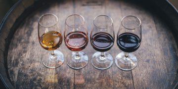 Factori care influenteaza culoarea vinului rosu