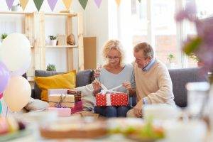 De ce să cumperi cadouri personalizate pentru bunici