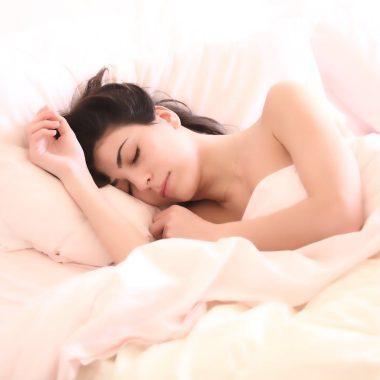 Cât de importantă este durata optimă de somn pentru sănătatea ta