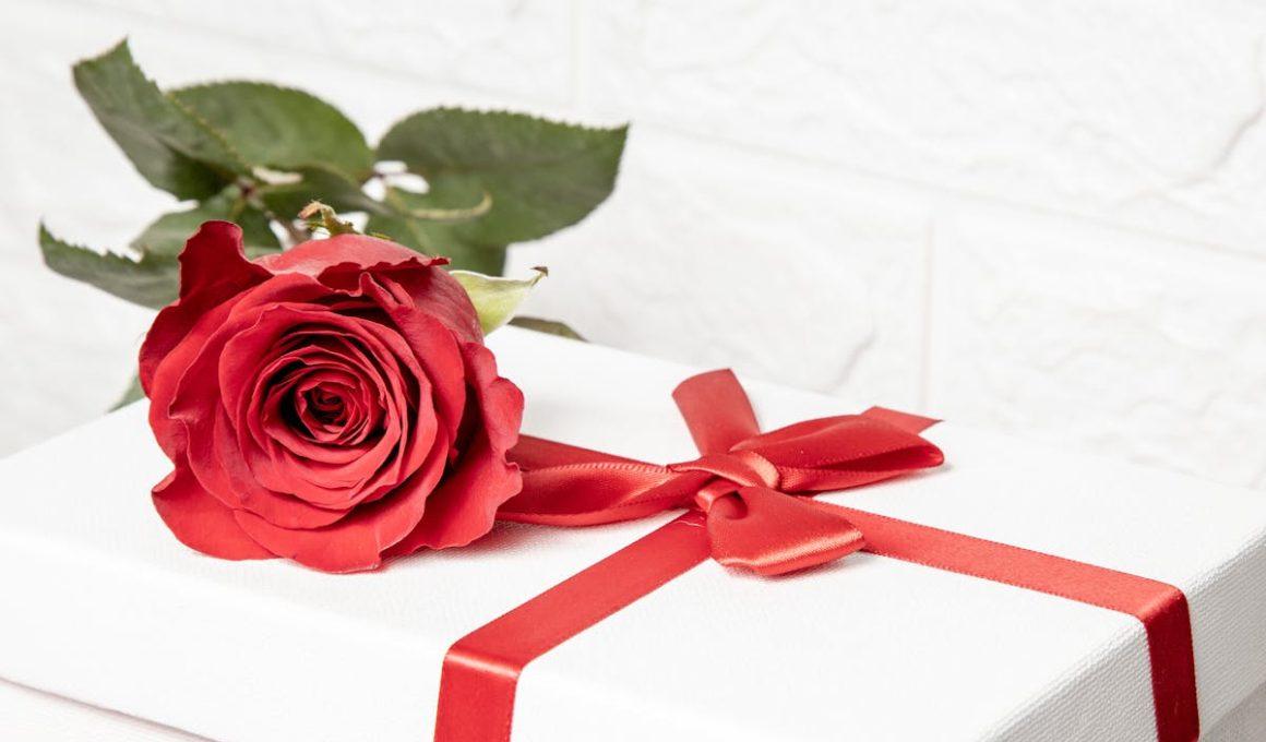 5 idei de cadouri cu ajutorul cărora poți surprinde orice femeie