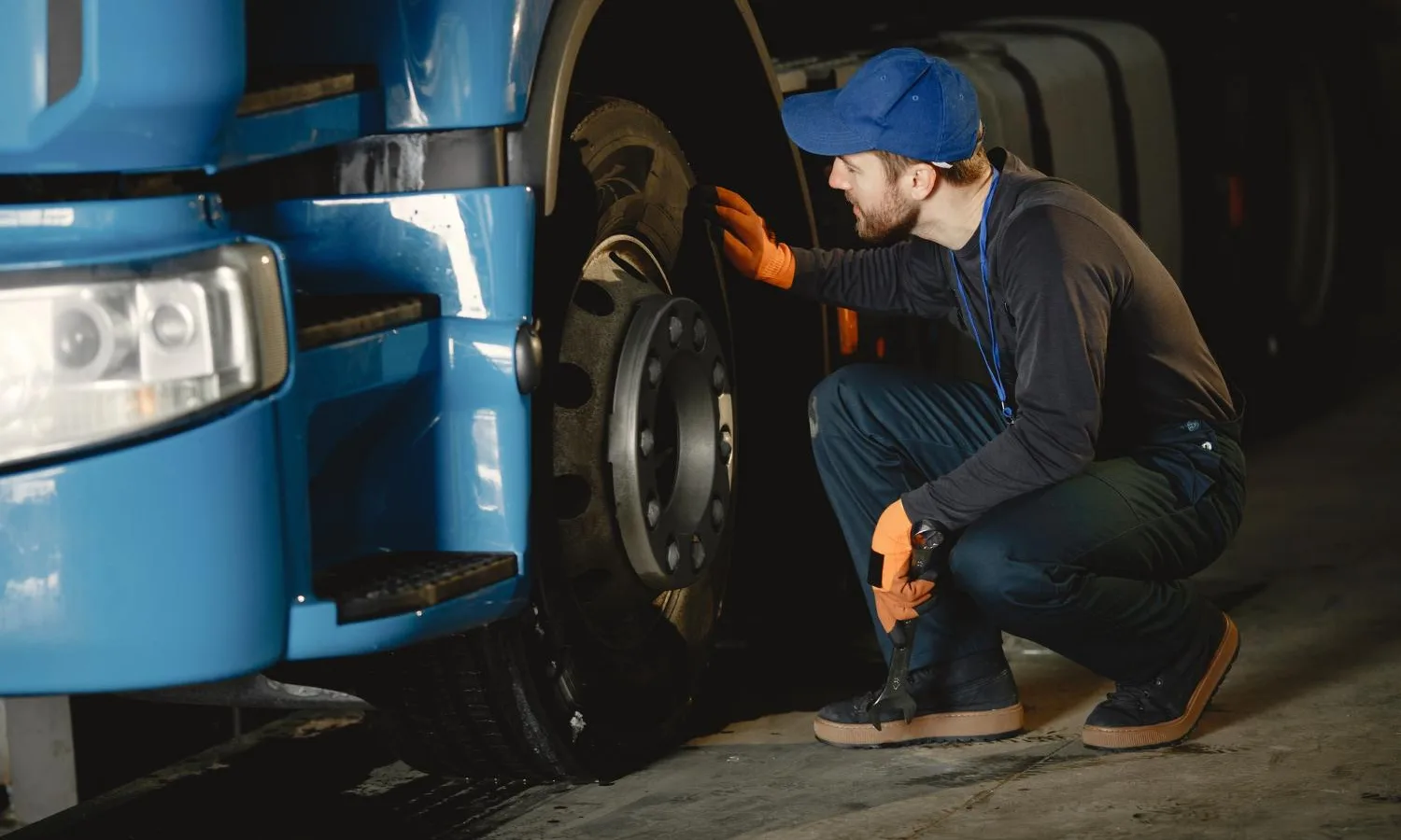 Ce să faci când ți se sparge un cauciuc la camion?
