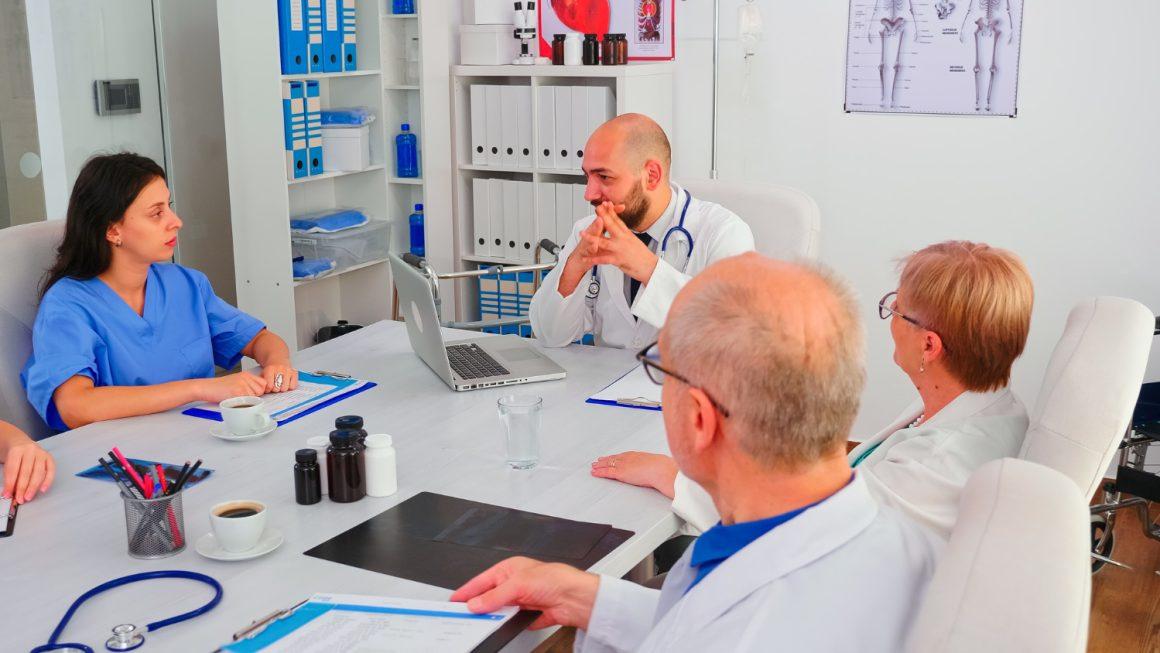 Pot accesa servicii medicale în policlinicile din Târgu Mureș fără asigurare de sănătate?
