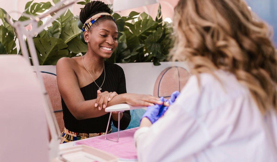 De ce ai nevoie pentru a începe o afacere de tip salon de manichiură de cartier?