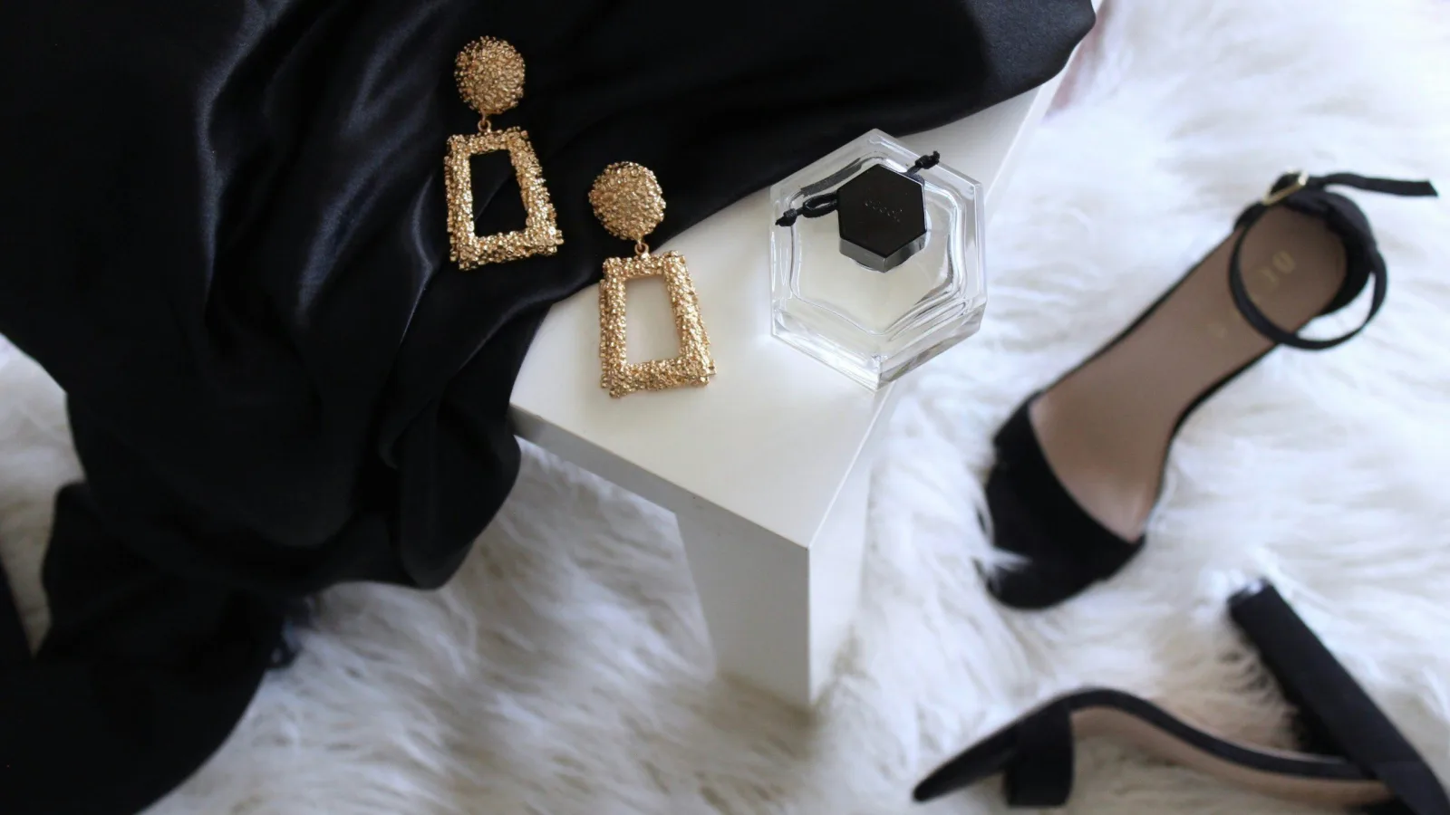 Ghid pas cu pas: Cum să accesorizezi o rochie elegantă pentru efect maxim