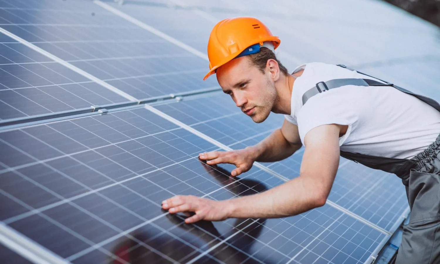 Cum pot verifica funcționarea corectă a unui sistem solar
