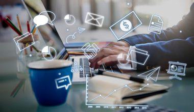 Cum îți construiești o strategie digitală reală, nu doar o listă de tactici?