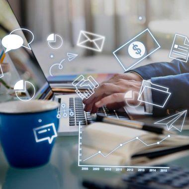 Cum îți construiești o strategie digitală reală, nu doar o listă de tactici?