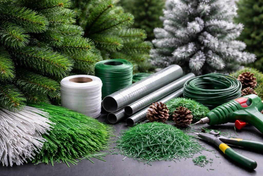 Ce materiale sunt folosite la fabricarea brazilor artificiali de Crăciun?