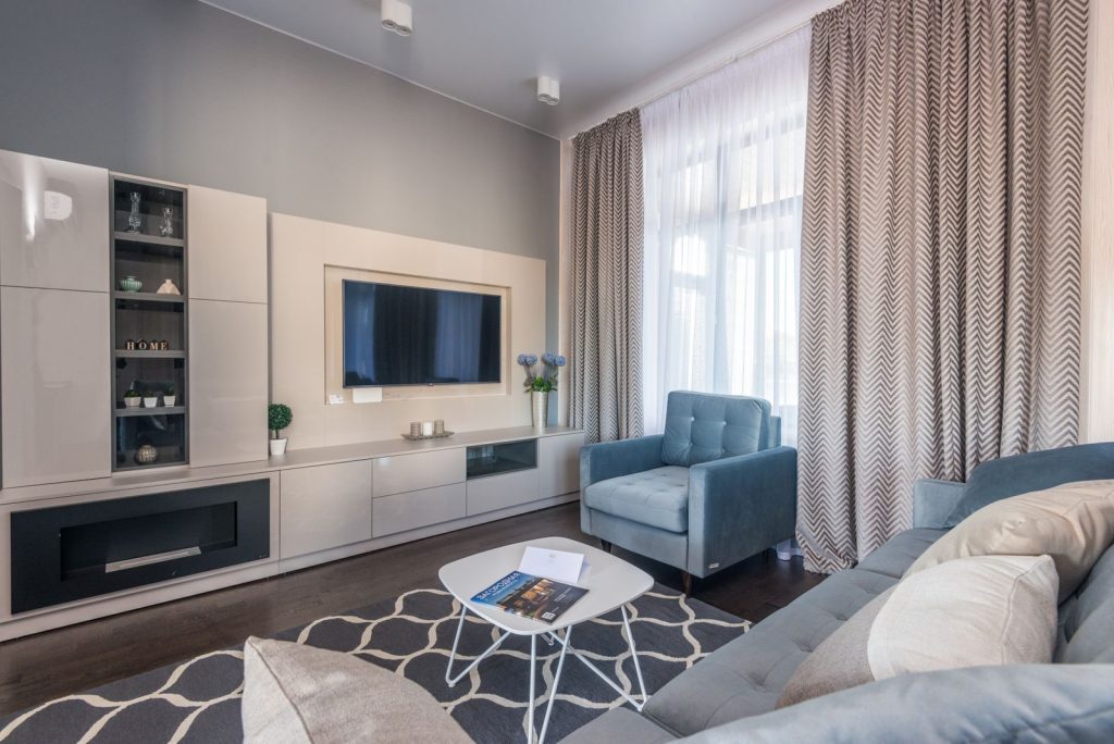 Cum alegi mobilierul potrivit pentru un apartament mic, de la bucătărie până în sufragerie