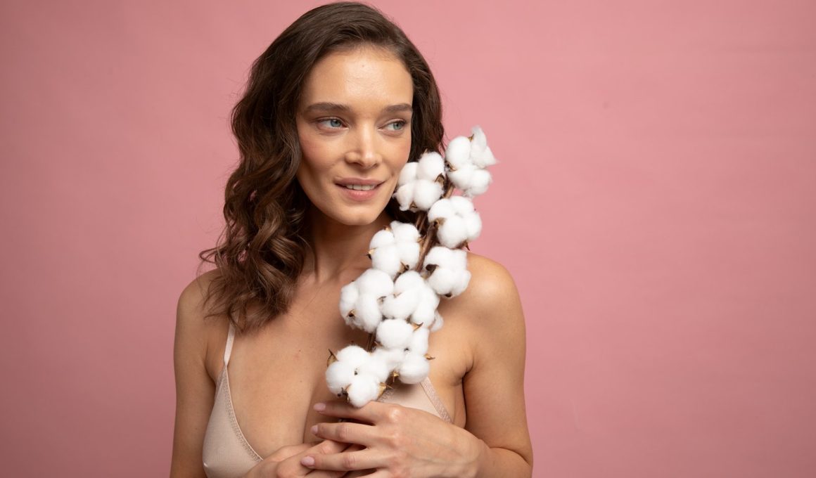 Menstruația, igiena intimă și confortul zilnic: gesturi simple care fac diferența, explicate de ENROUSH